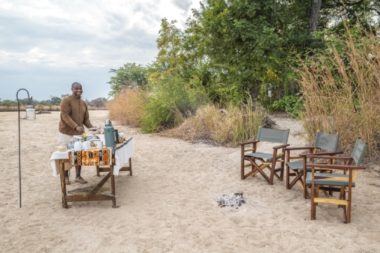 Scenic outdoor dining setup at Nkonzi Camp