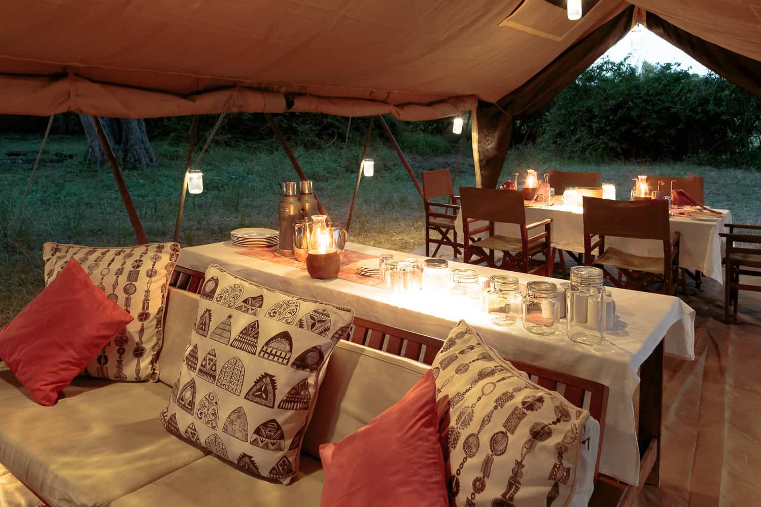 outdoor dinning south luangwa national park - Best of both worlds